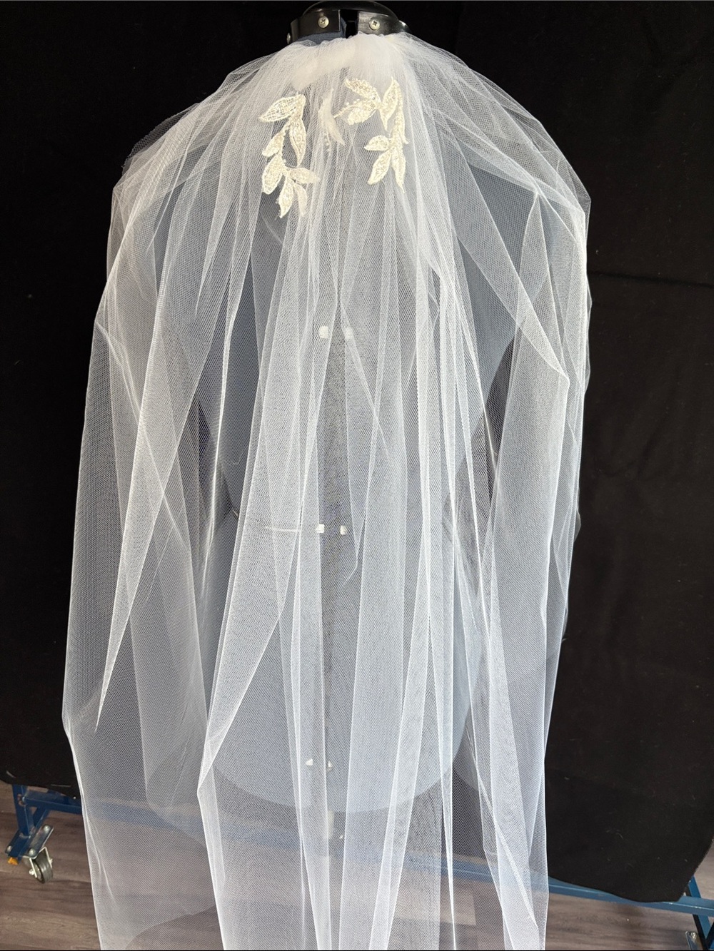 White 40” long Tulle Bridal Veil with Lace Applique